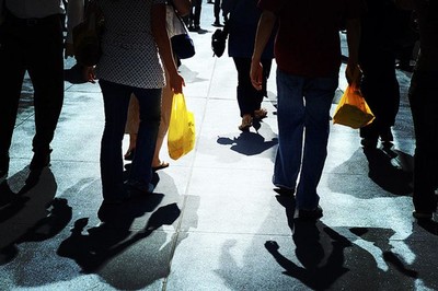 В Брюсселе запретили пластиковые пакеты в магазинах